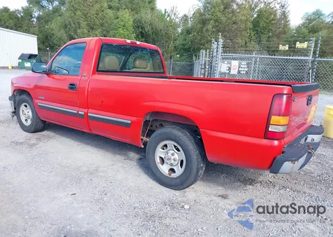 2000 Chevrolet Silverado 1500 from USA, damaged, VIN 1GCEC14W1YE229061